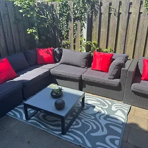Queens Beachhouse Apartment